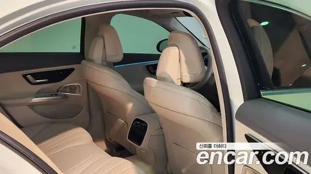 Mercedes-Benz E-Class 2026 — Photo 13/20