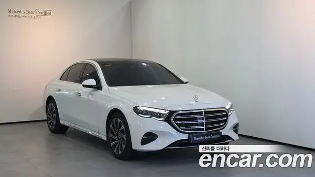 Mercedes-Benz E-Class 2026 — Photo 10/20