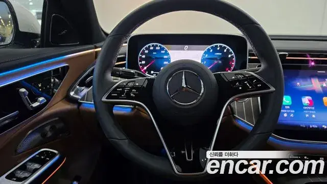 Mercedes-Benz E-Class 2026 — Photo 11/20