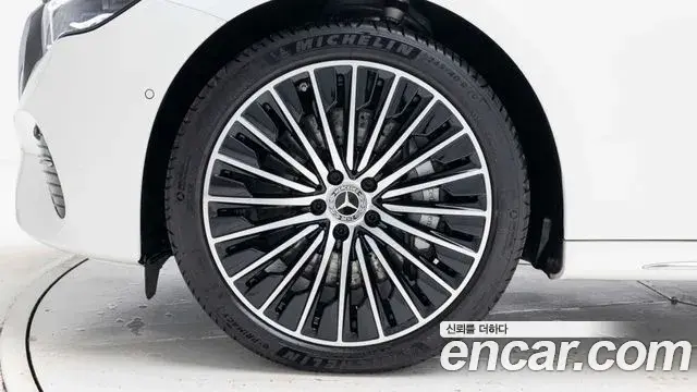 Mercedes-Benz E-Class 2026 — Фото 5/18