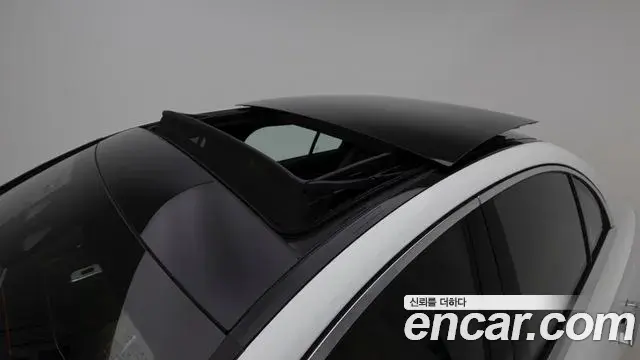 Mercedes-Benz E-Class 2026 — Фото 13/18