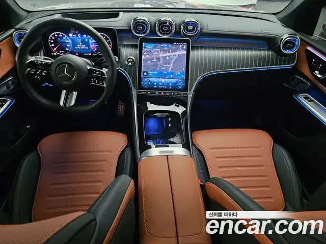 Mercedes-Benz GLC-Class 2026 — Photo 10/19