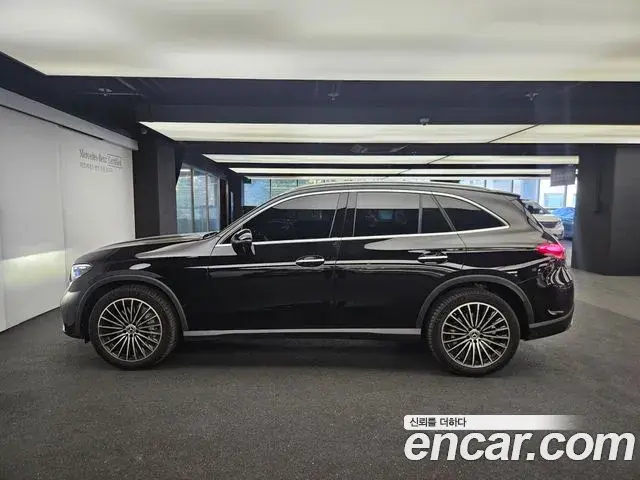 Mercedes-Benz GLC-Class 2026 — Photo 18/19