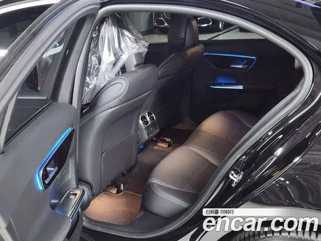 Mercedes-Benz C-Class 2026 — Фото 8/18