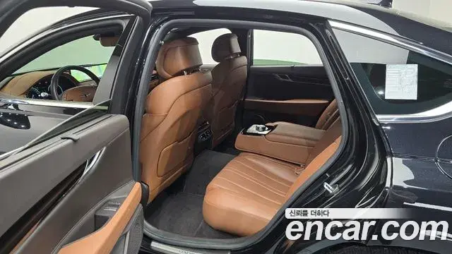 Genesis Electrified G80 2023 — Şəkil 11/20