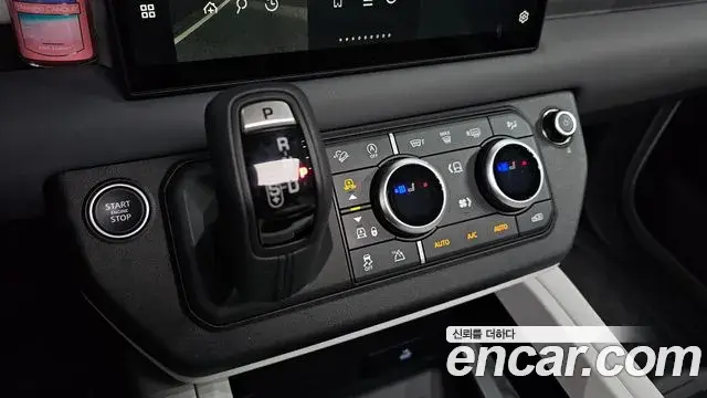 Land Rover Defender 2025 — Фото 9/20