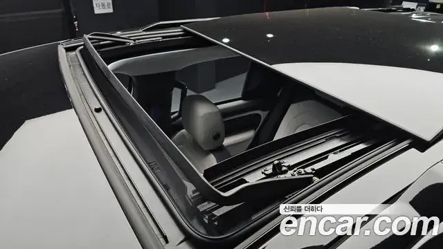 Land Rover Defender 2025 — Фото 19/20