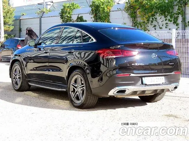 Mercedes-Benz GLE-Class 2021 — Фото 2/20