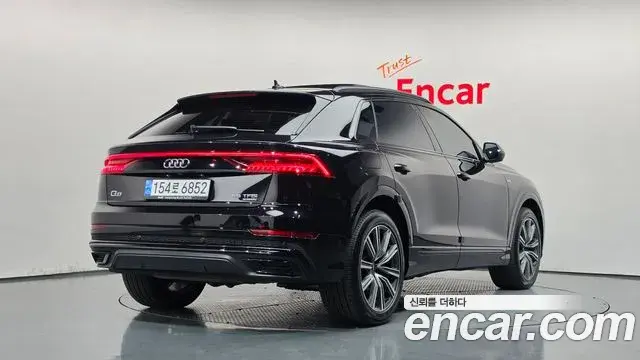 Audi Q7 2021 — Фото 2/20