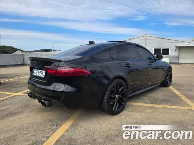 Jaguar XF 2019 — Фото 2/17