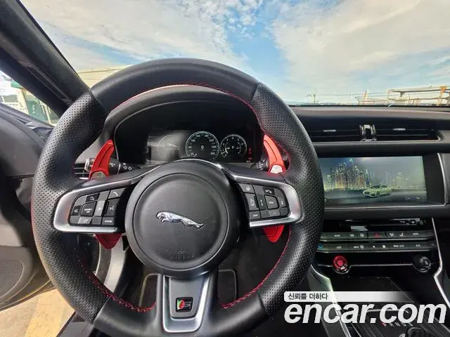 Jaguar XF 2019 — Фото 13/17