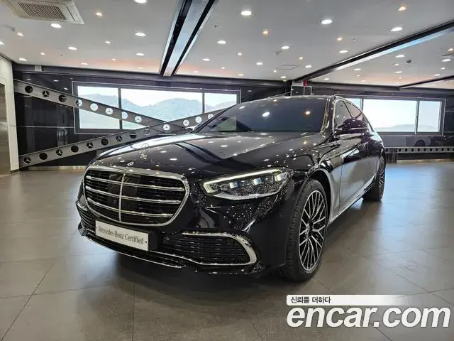 Mercedes-Benz S-Class 2026 — Фото 1/15