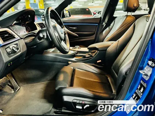 BMW 3 Series 2018 — Фото 9/20