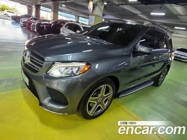 Mercedes-Benz GLE-Class 2018 — Фото 1/14