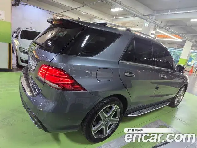 Mercedes-Benz GLE-Class 2018 — Фото 2/14
