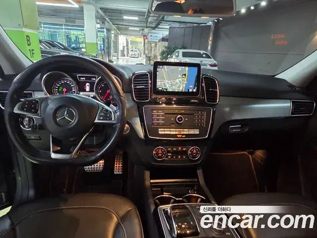 Mercedes-Benz GLE-Class 2018 — Фото 11/14