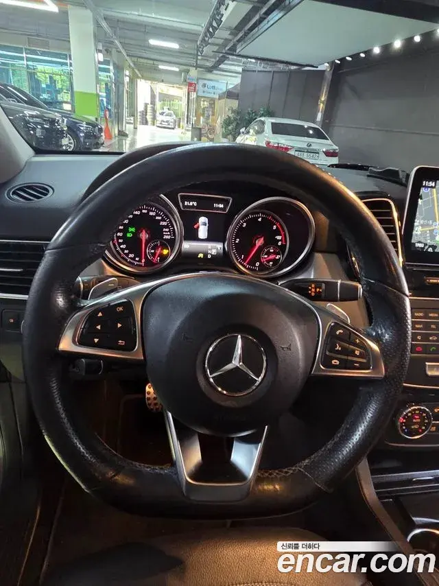 Mercedes-Benz GLE-Class 2018 — Фото 12/14