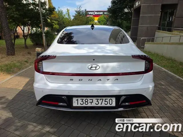 Hyundai Sonata 2022 — Фото 2/18