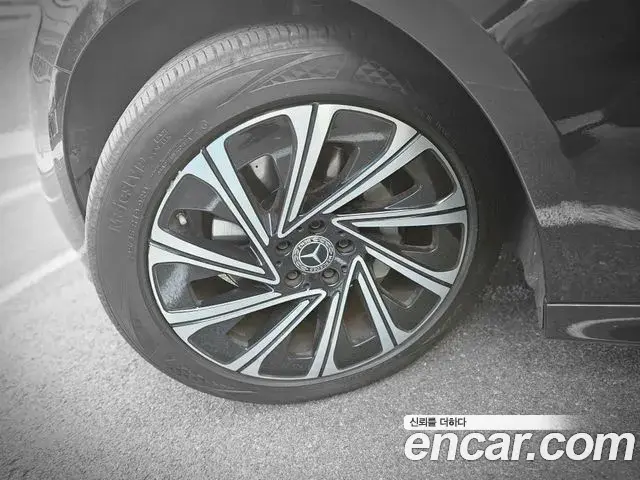 Mercedes-Benz E-Class 2024 — Фото 13/16