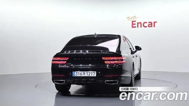 Genesis Electrified G80 2022 — Photo 4/20
