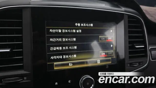Renault Samsung QM6 2022 — ფოტო 13/20