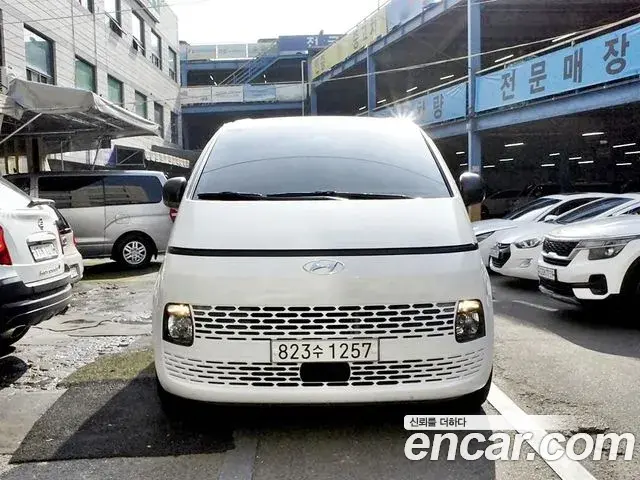 Hyundai Staria 2021 — Photo 9/20