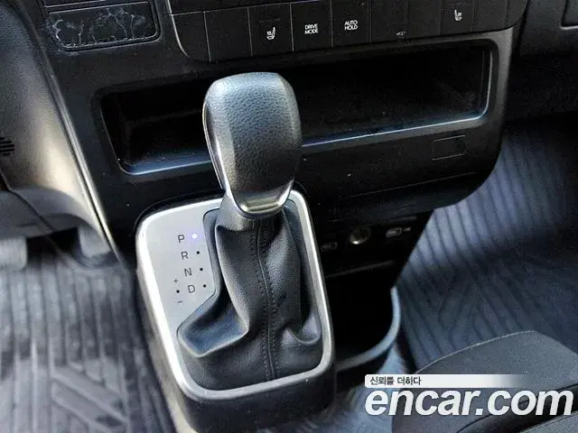 Hyundai Staria 2021 — Photo 5/20