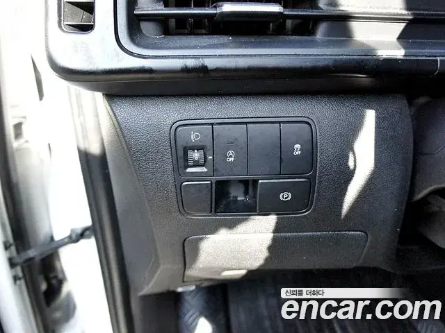 Hyundai Staria 2021 — Photo 19/20