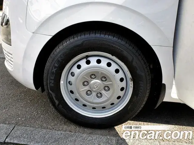 Hyundai Staria 2021 — Photo 15/20