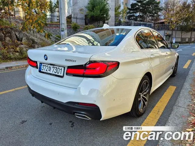 BMW 5 Series 2022 — Şəkil 8/20