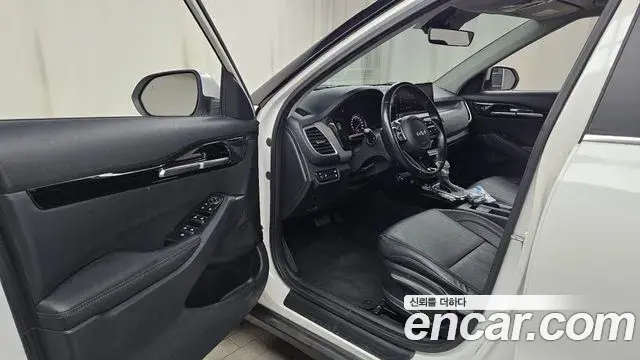 Kia Seltos 2022 — Şəkil 18/20