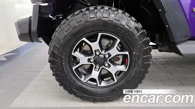 Jeep Wrangler 2023 — ფოტო 18/20