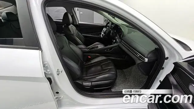 Hyundai The New Avante Hybrid 2022 — Şəkil 19/20