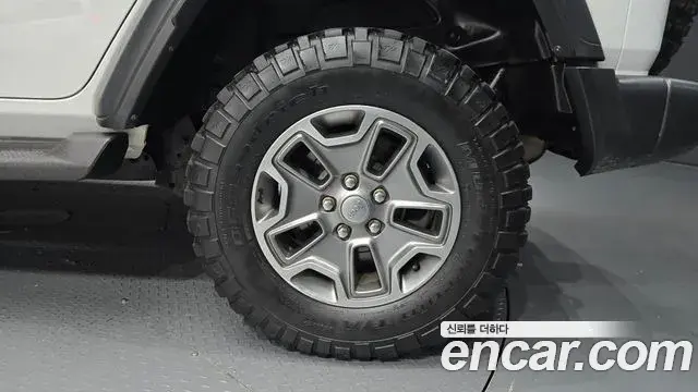 Jeep Wrangler 2018 — Şəkil 6/20