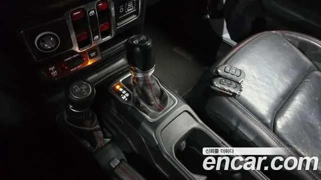 Jeep Wrangler 2018 — Şəkil 5/20