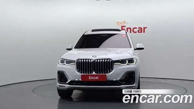 BMW X7 2022 — ფოტო 18/20
