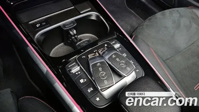 Mercedes-Benz GLB-Class 2022 — Şəkil 8/20