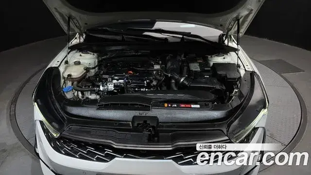Kia K5 2021 — Şəkil 17/20