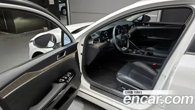 Kia K5 2021 — Şəkil 8/20