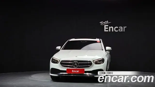Mercedes-Benz E-Class 2020 — Фото 3/20