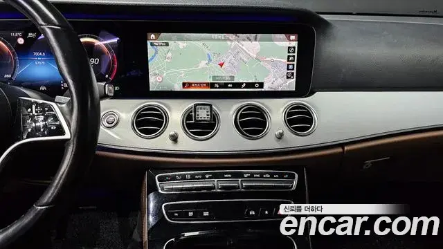 Mercedes-Benz E-Class 2020 — Фото 14/20