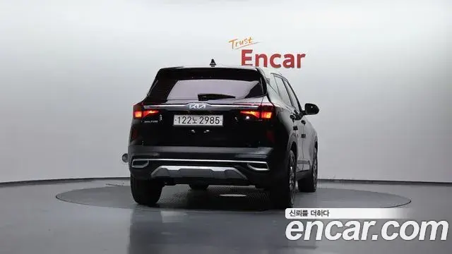 Kia Seltos 2022 — ფოტო 1/20