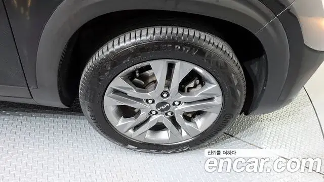 Kia Seltos 2022 — ფოტო 3/20