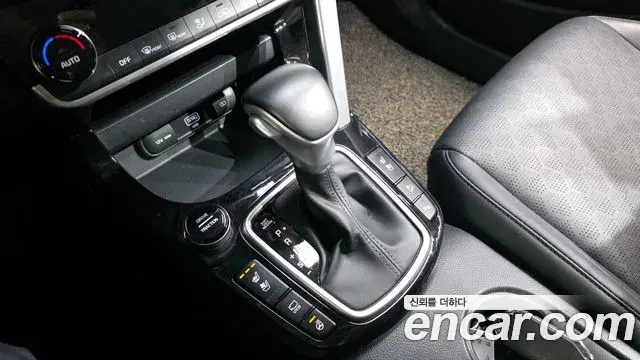 Kia Seltos 2022 — ფოტო 19/20