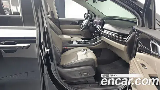 Kia Carnival 2023 — Фото 11/20