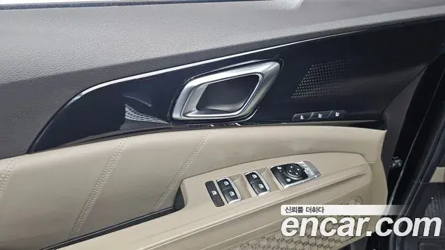 Kia Carnival 2023 — Фото 13/20