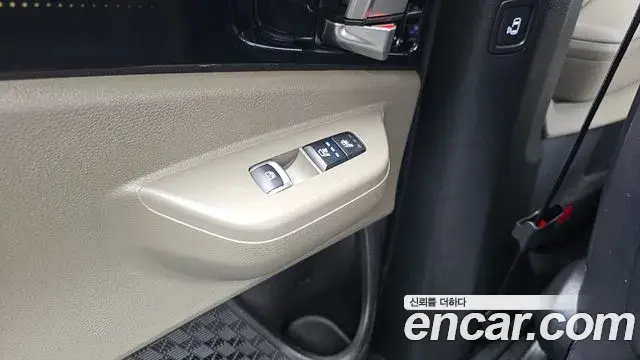 Kia Carnival 2023 — Фото 18/20