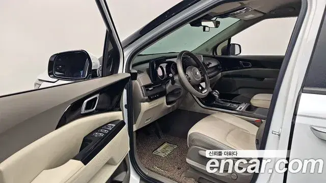 Kia Carnival 2021 — Photo 7/20