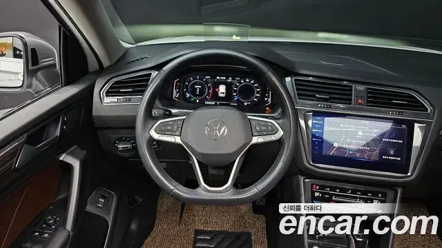 Volkswagen Tiguan Allspace 2023 — Фото 13/20