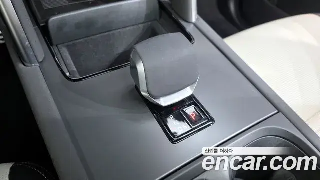 Land Rover Discovery Sport 2025 — Фото 9/20